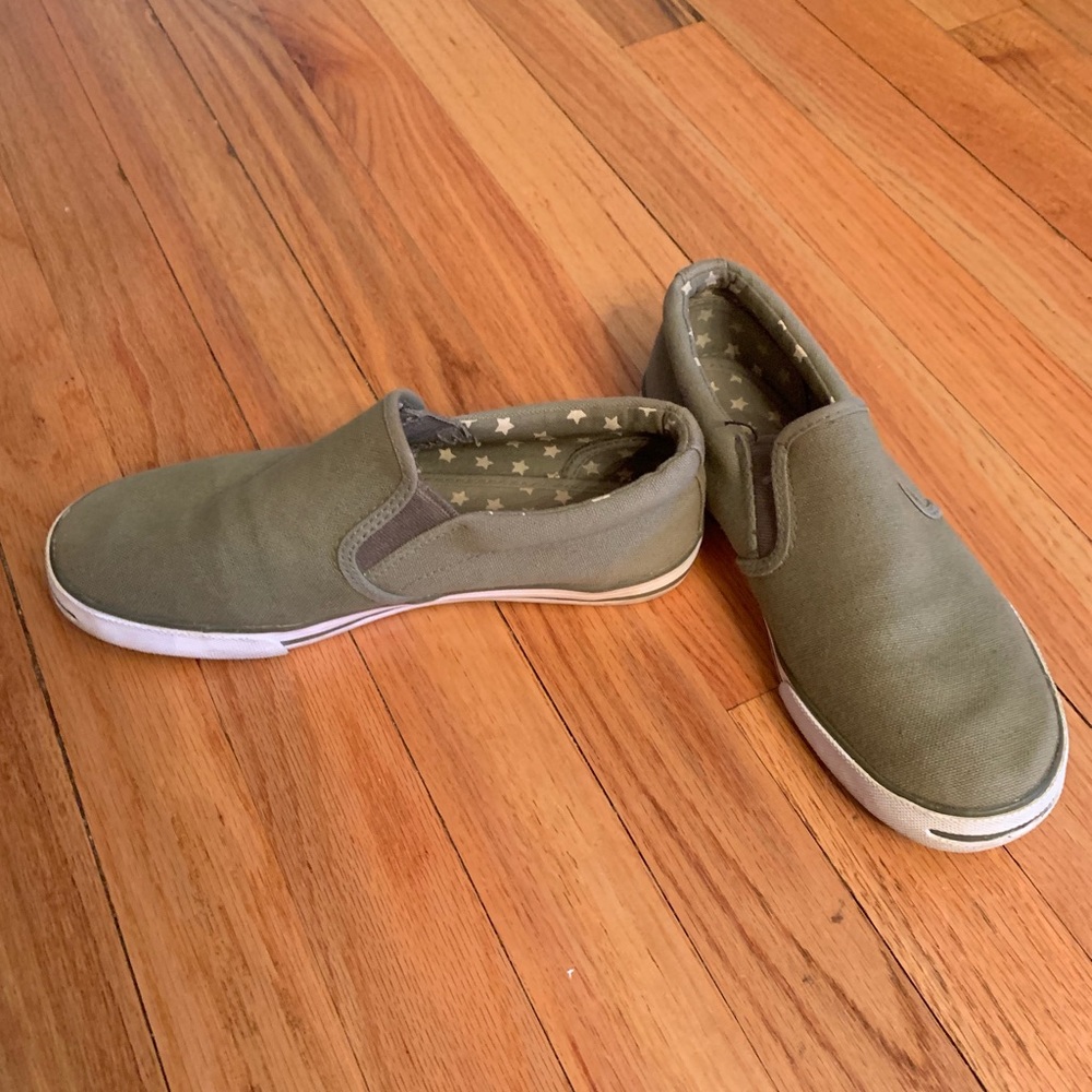 Slip ons